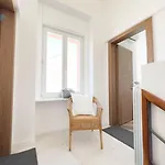Basovizza 3 Nicole Tirabora Short Rent *