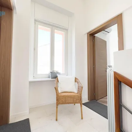 Basovizza 3 Nicole Tirabora Short Rent *